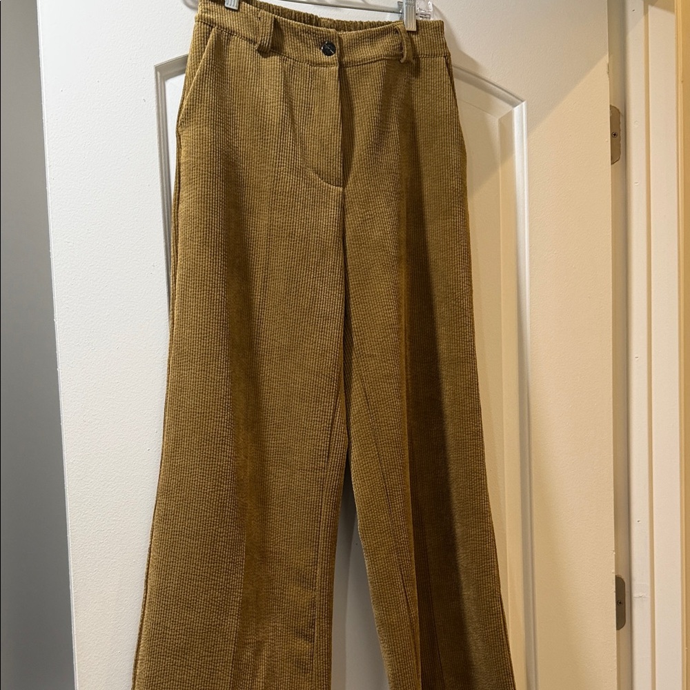Italian Tan Green corduroy Women's trousers with pleats and elastic
